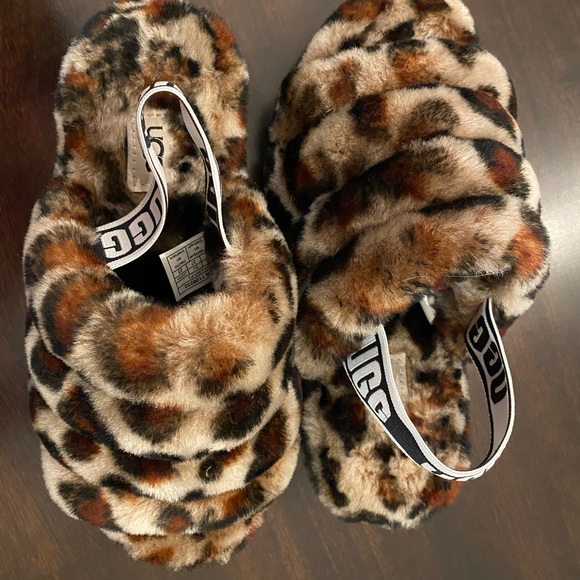 UGG Fluff yeah slides - Picture 3 of 4
